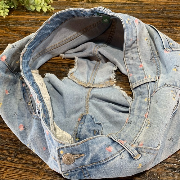 Cheeky High Waist Blue Jean Shorts Spandex Floral Cute 18 Frayed Wild Fable - Picture 13 of 15